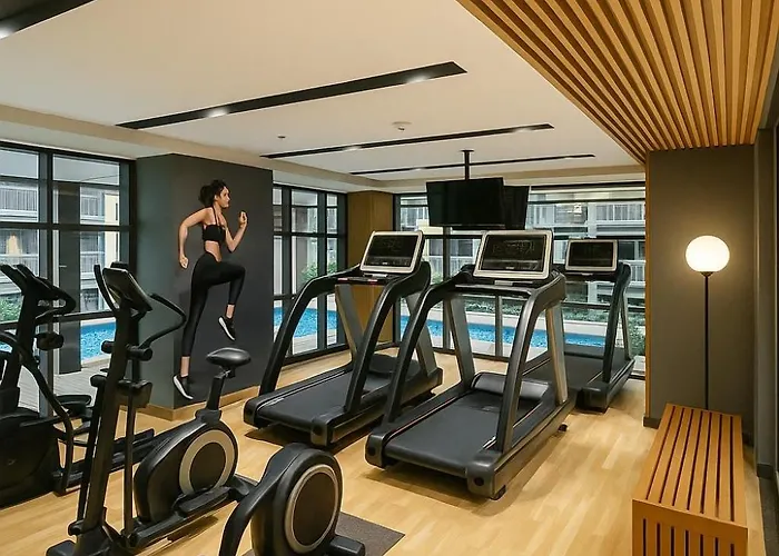 Spacious & Luxury 1br Near Solaire, Okada, Airport Apartamento